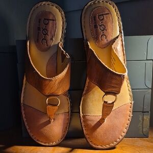 b.o.c. Women Two-Tone Brown Leather Toe-Ring Sandals